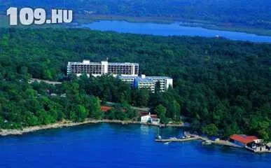 Beli Kamik hotel Njivice, 2 ágyas szobában félpanzióval 13 970 Ft-tól