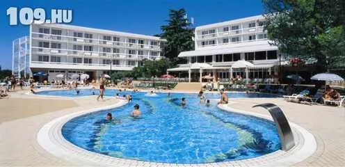 Laguna Amines hotel Novigrad, 2 ágyas szobában félpanzióval 19 730 Ft-tól