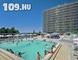 Dalmacija hotel Makarska, 2 ágyas szobában reggelivel 19 920 Ft-tól