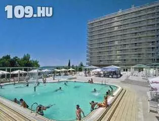 Dalmacija hotel Makarska, 2 ágyas szobában reggelivel 19 920 Ft-tól